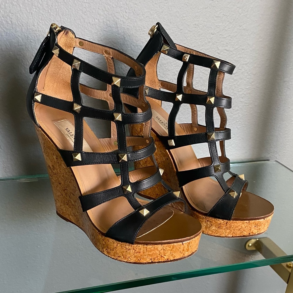 Authentic Valentino Rockstud Wedges